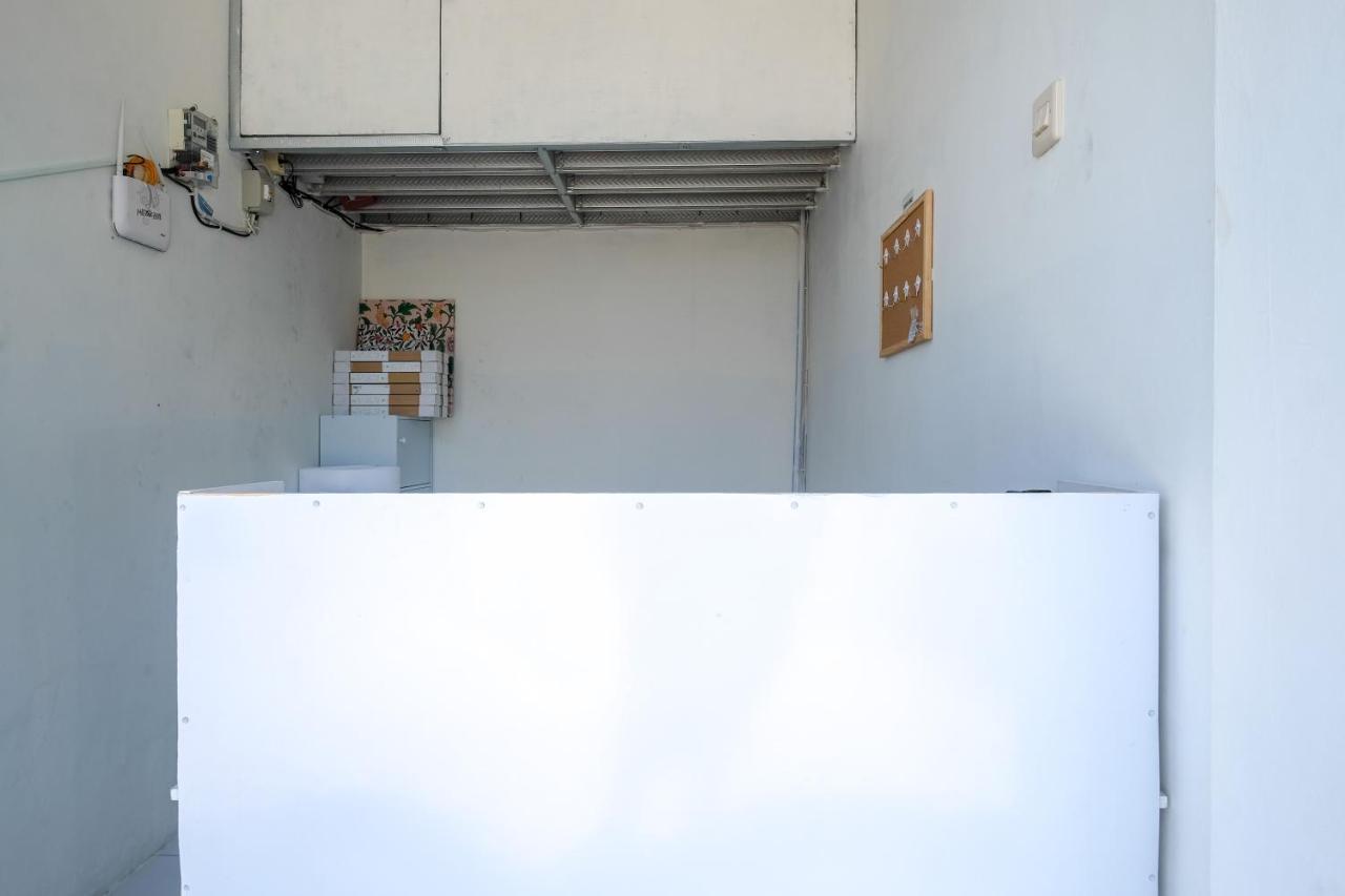 מלון Sukoharjo Reddoorz Near Tugu Kartasura מראה חיצוני תמונה