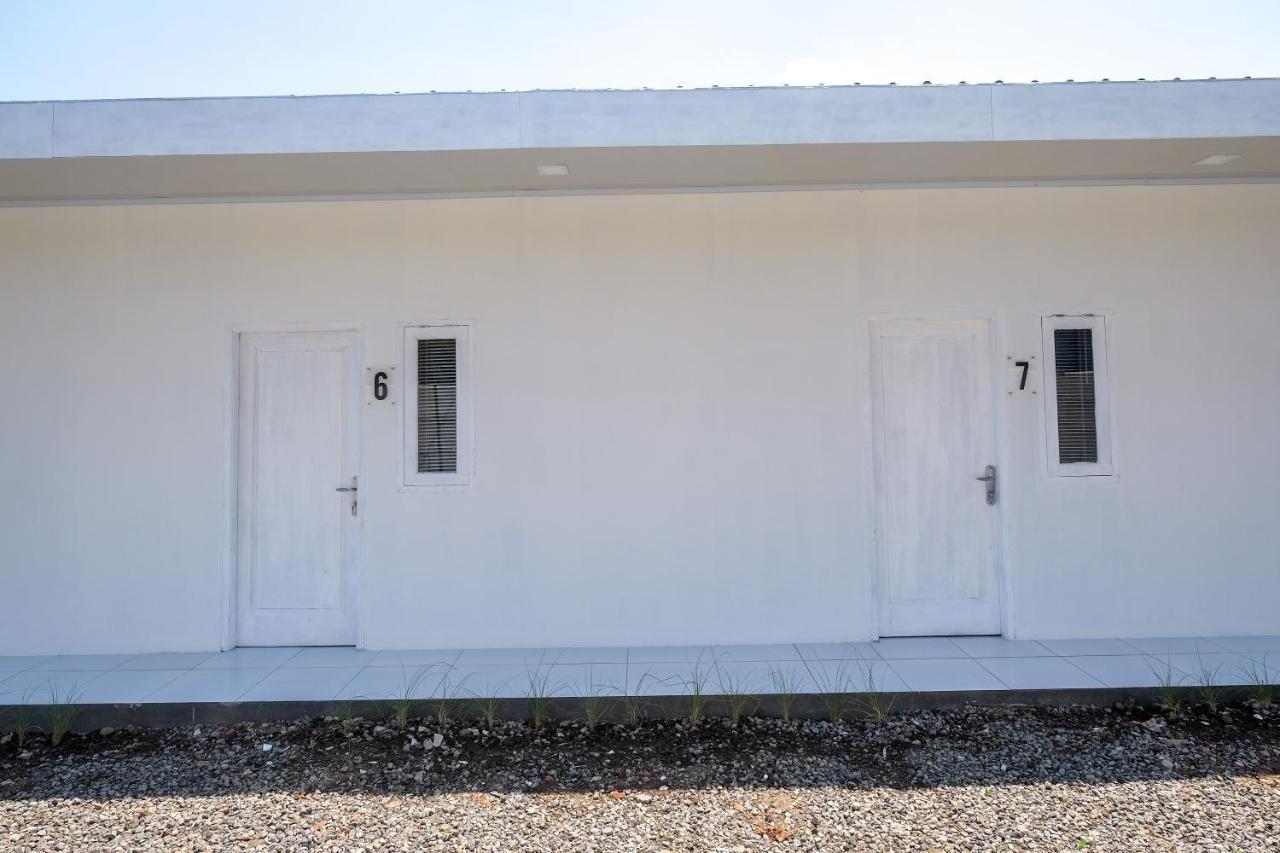 מלון Sukoharjo Reddoorz Near Tugu Kartasura מראה חיצוני תמונה